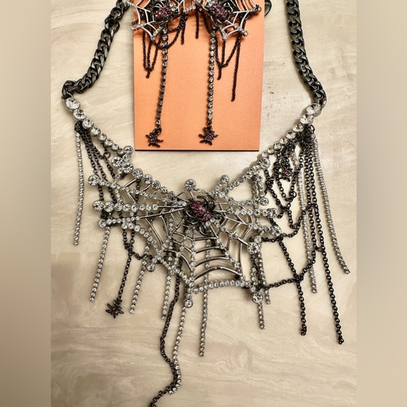 Betsey Johnson spider set. NWT. Comes with a free designer gift nwt - Picture 3 of 10